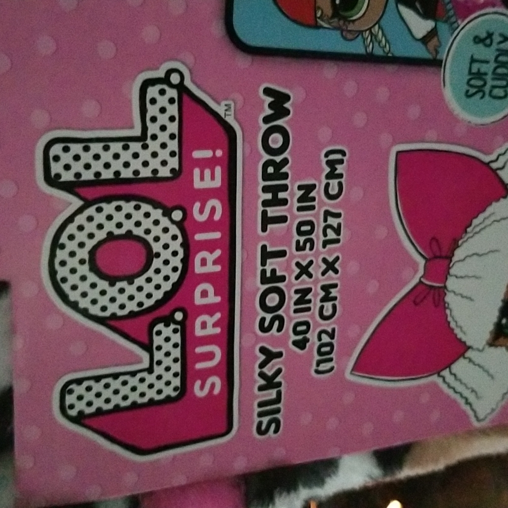 NEW LOL Doll Soft Throw - Picture 2 of 2